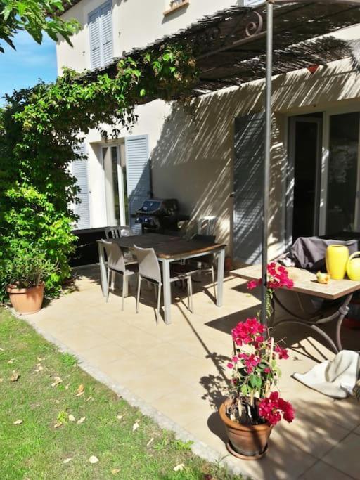 Bastide Au Pieds Des Alpilles St Remy De Provence Piscine Partagee Dans Residence Saint-Rémy-de-Provence Buitenkant foto